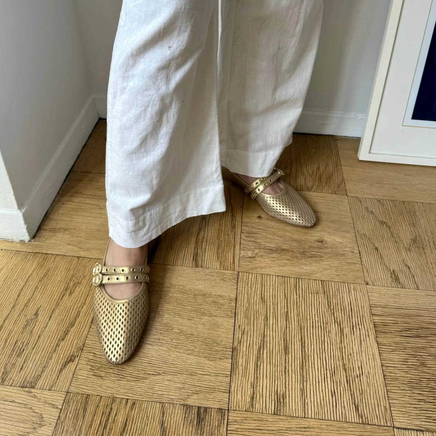 All-day Comfort Como 2 Buckle  - Perforated Gold Foil