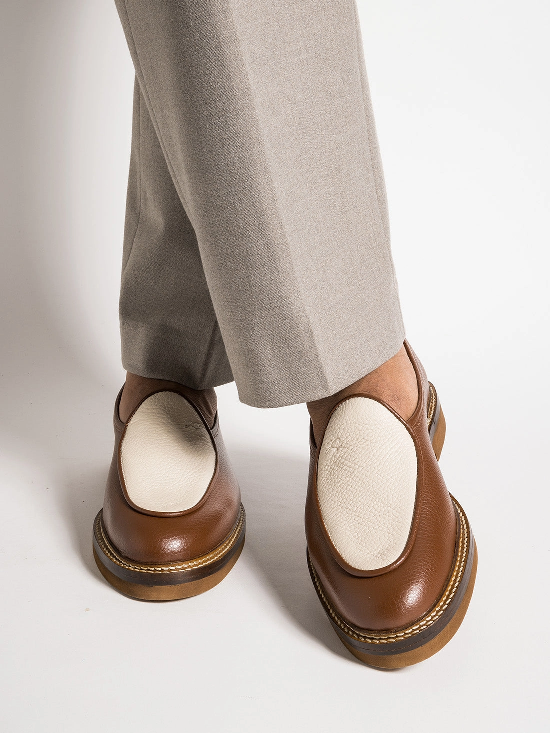 All-Season Comfort LEX GRAINED BROWN AND CREAM