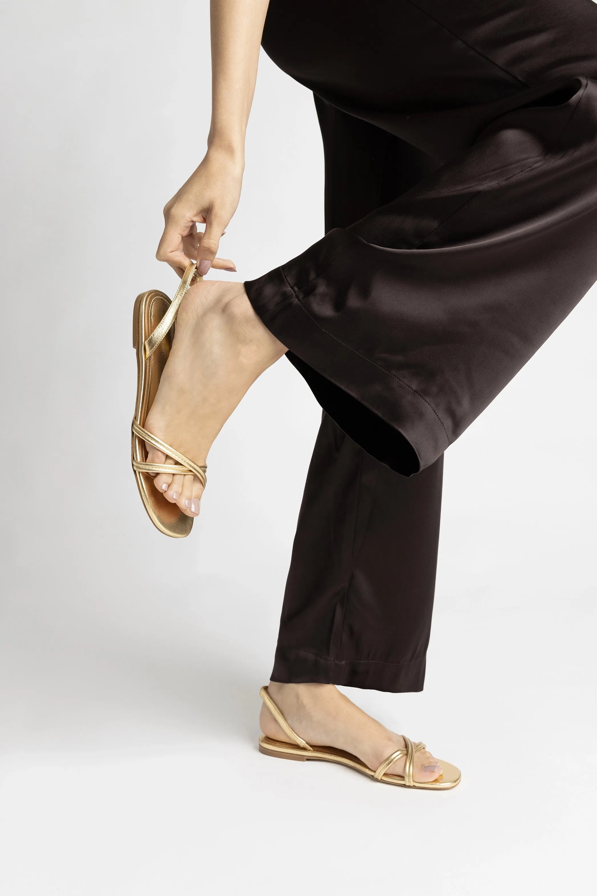 Annie Flat In Gold Metallic Leather On-Trend