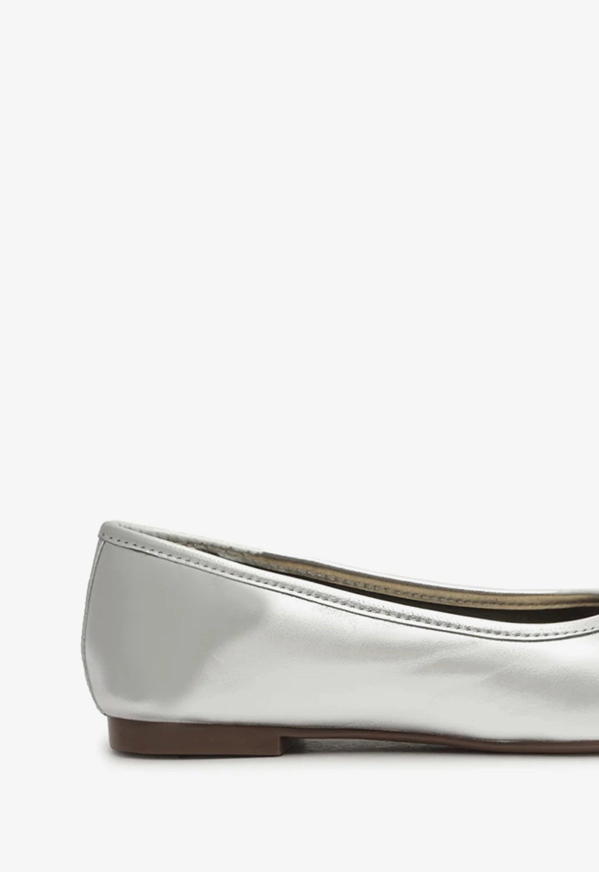 Arissa Silver Leather Ballet Flat Stylish Basic