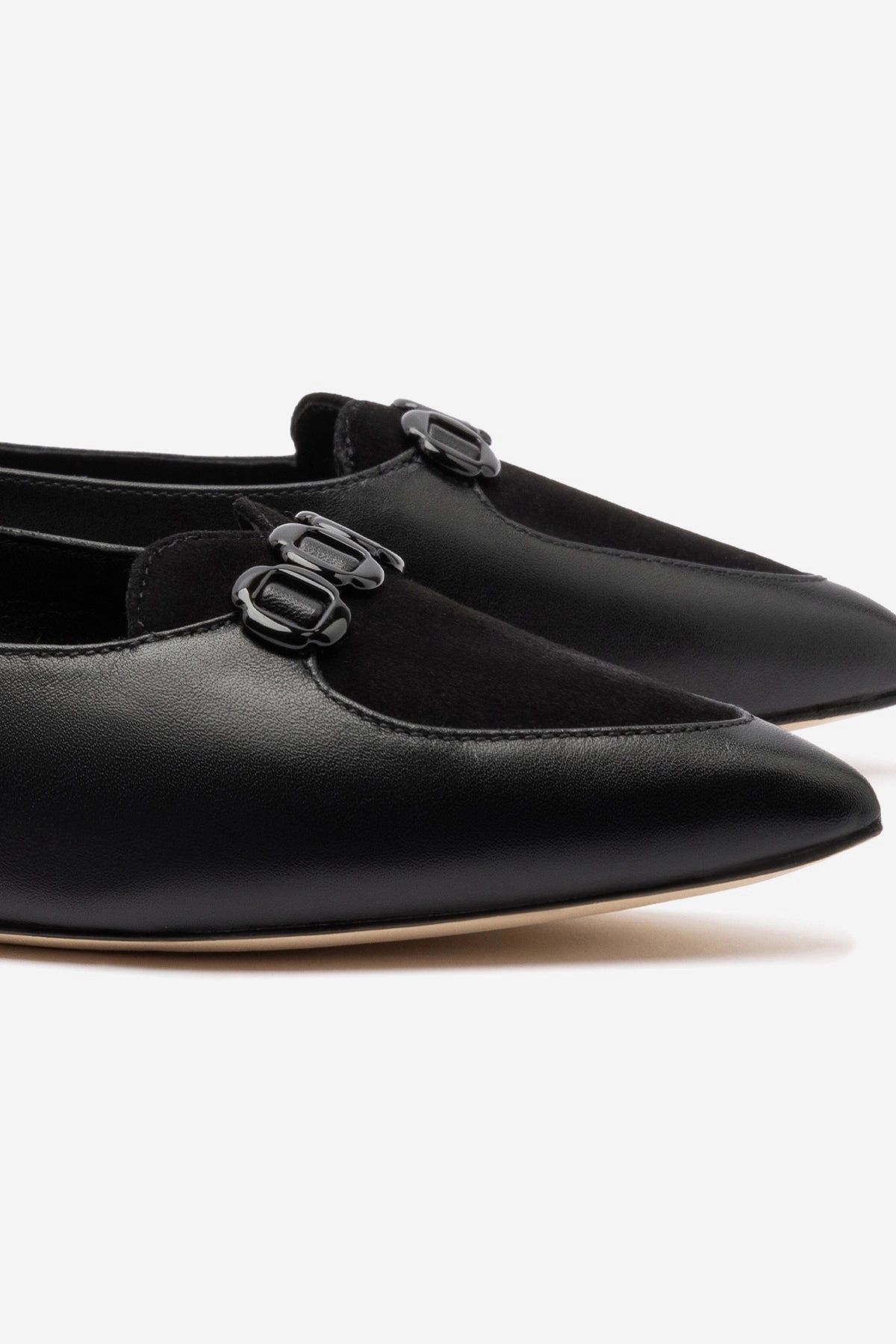 Audrey Flat In Black Leather Trendy Look