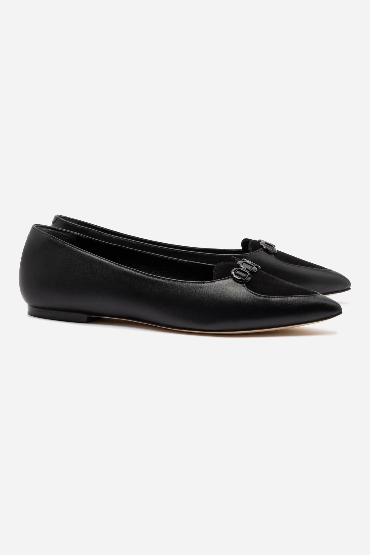Audrey Flat In Black Leather Trendy Look
