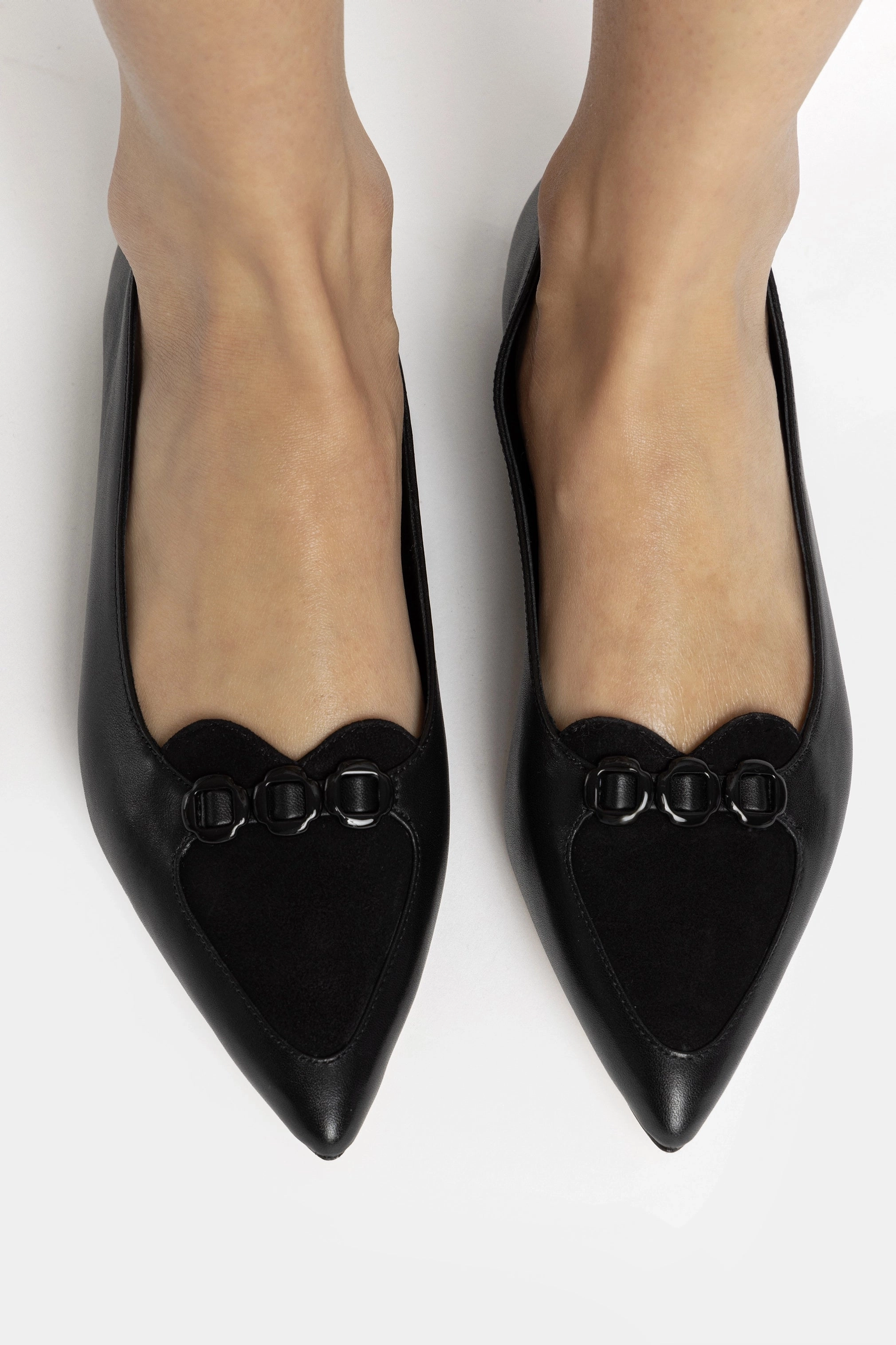 Audrey Flat In Black Leather Trendy Look