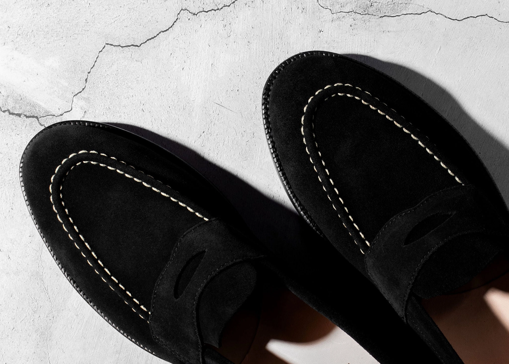 Autumn Shades Unlined Traveler Penny Black Suede