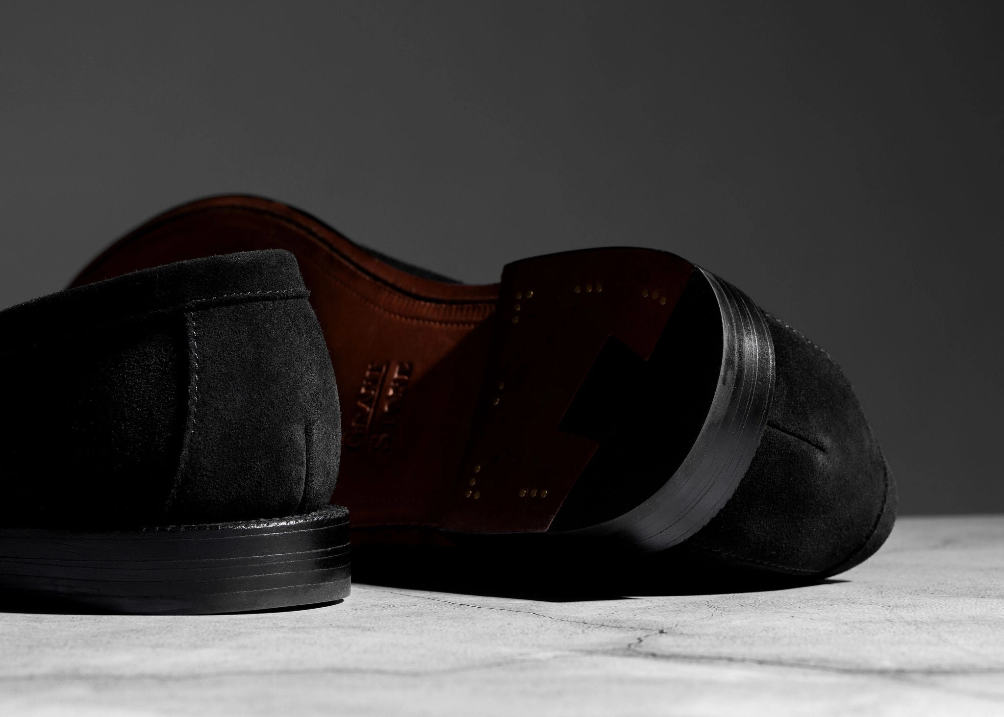 Autumn Shades Unlined Traveler Penny Black Suede