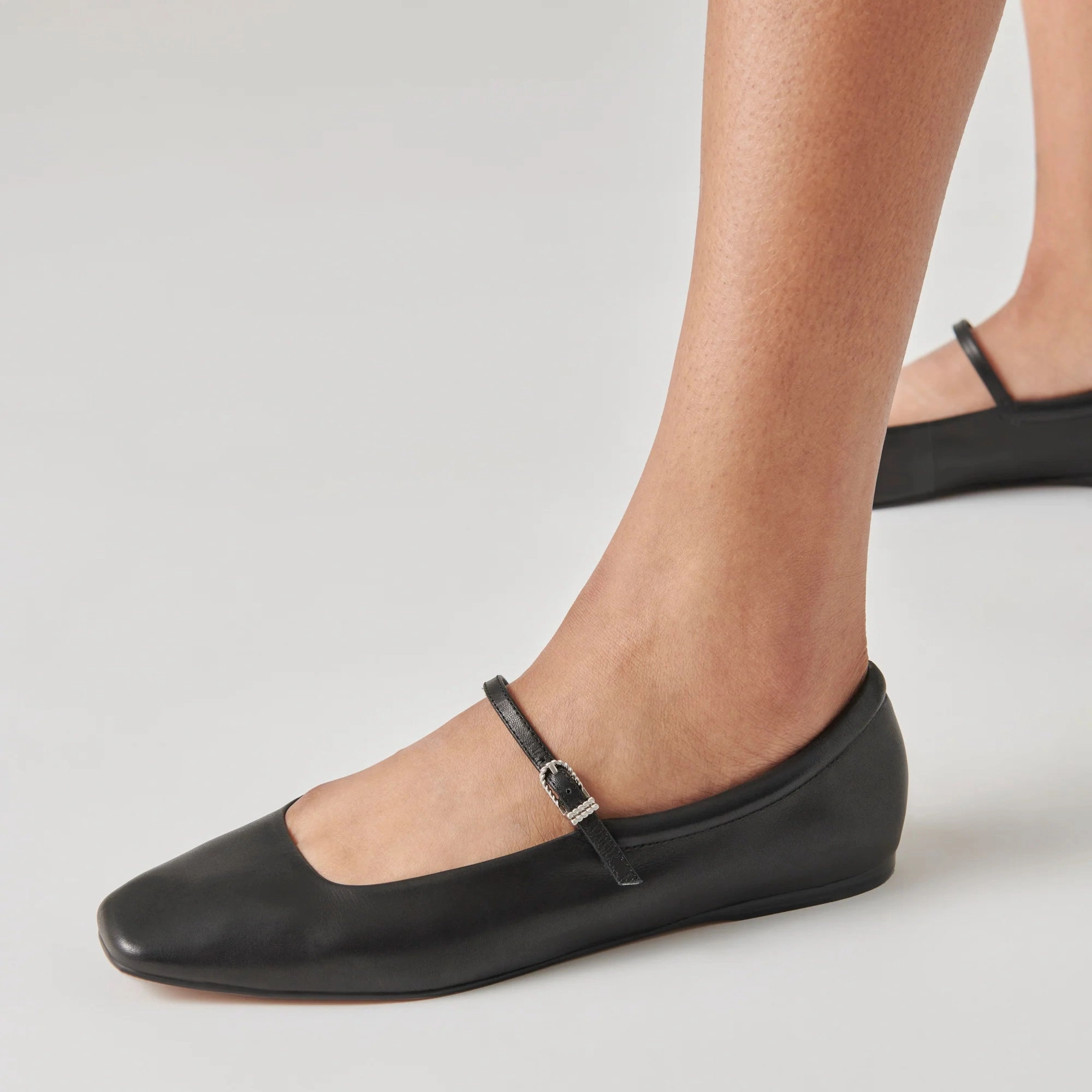 Breathable Construction WOMEN'S REYES