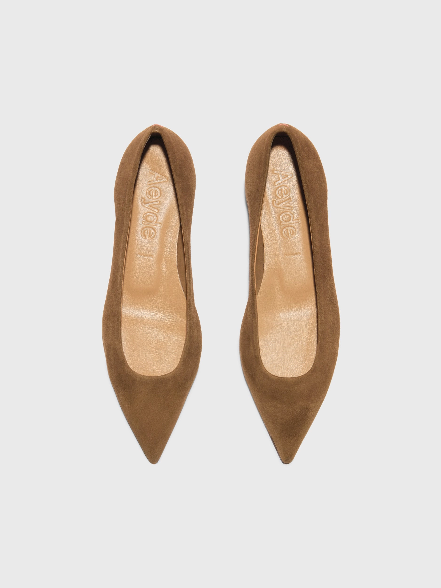 Cassy Pointed-Toe Suede Flats Casual Look