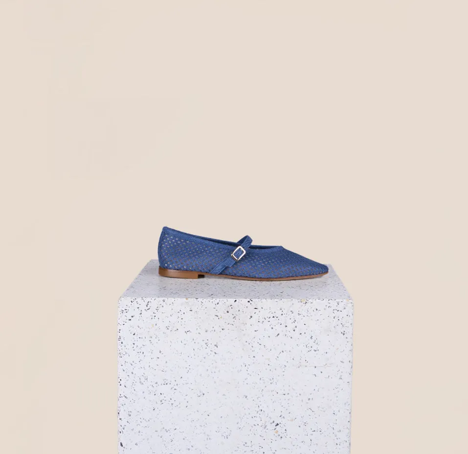 Chic Comfort Cori - Perforated Dark Denim