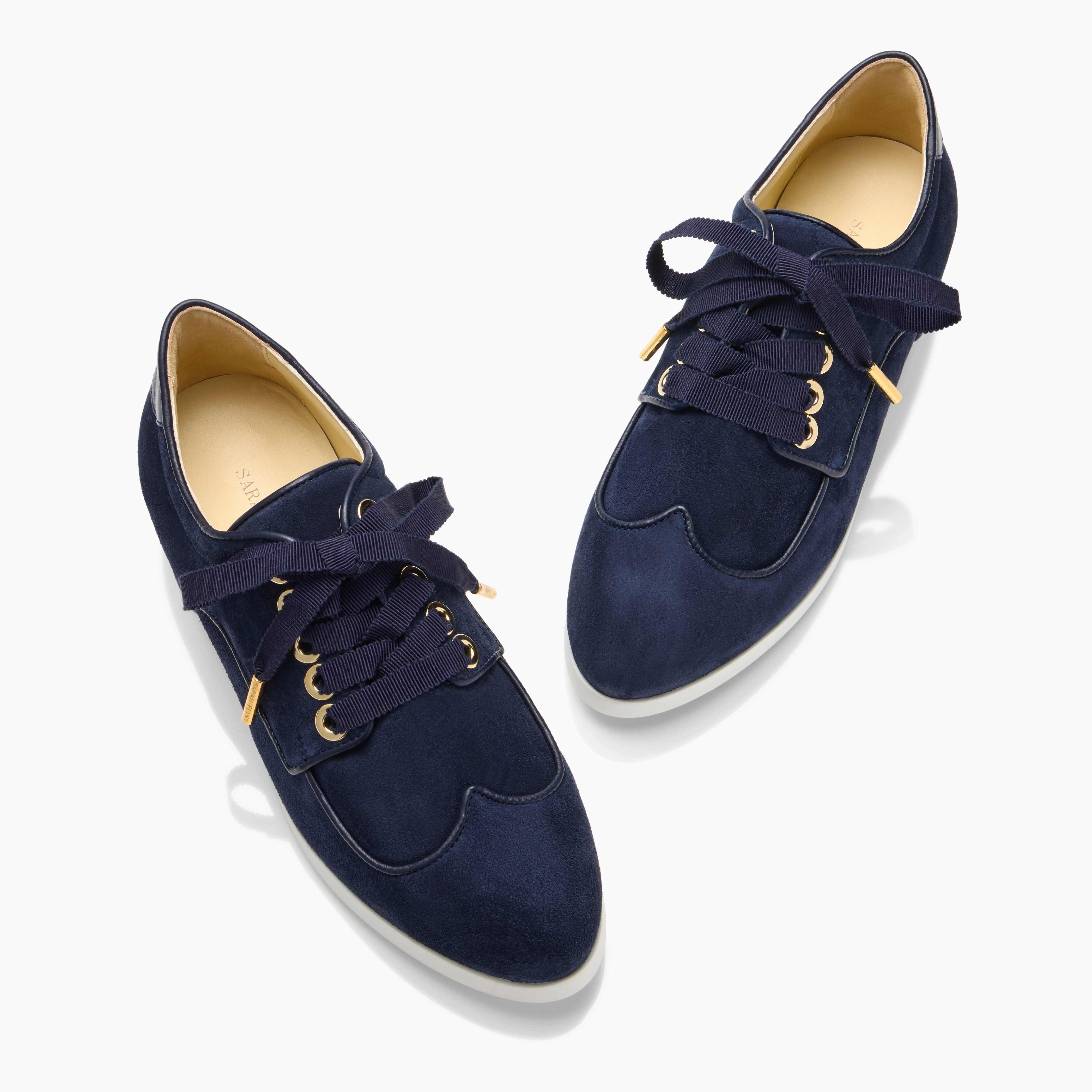 Chic Minimalist Wanderlust Oxford