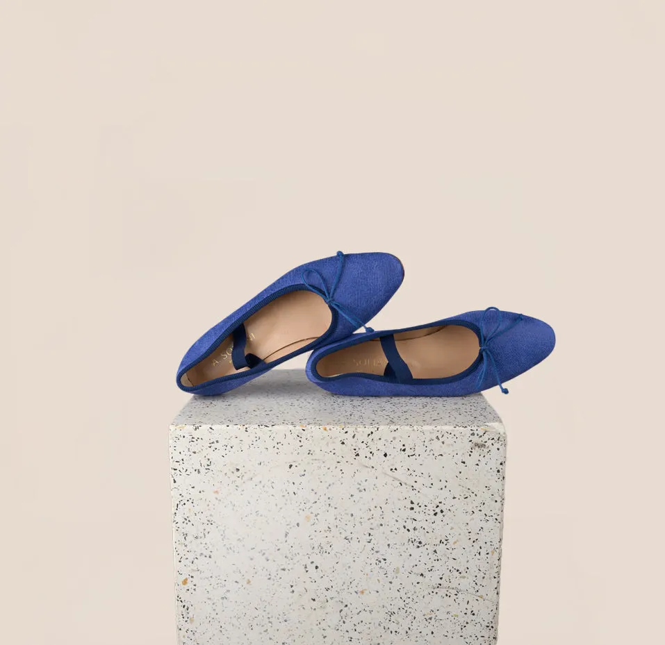 Versatile Construction Sleek Design Como Strap - Blue Denim
