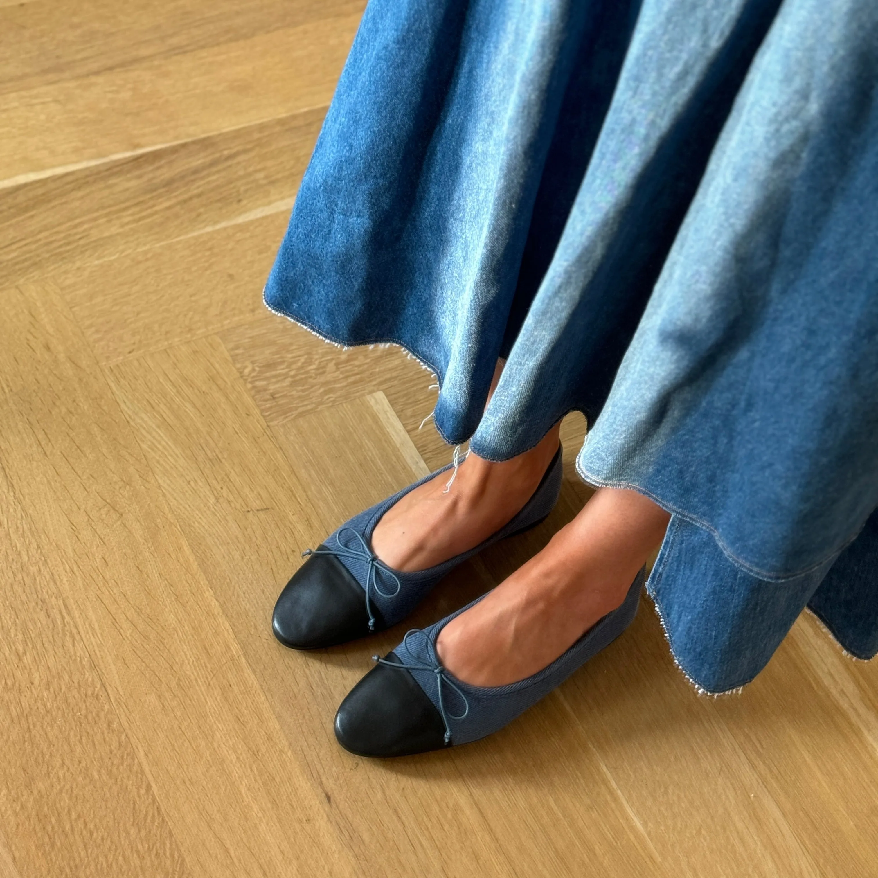 Comfortable Cushion Como - Dark Denim/Black