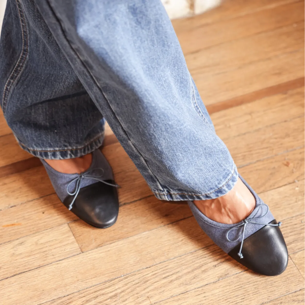 Comfortable Cushion Como - Dark Denim/Black