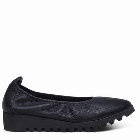 Everyday Edge Comfortable Performance WOMEN'S BRIANNA