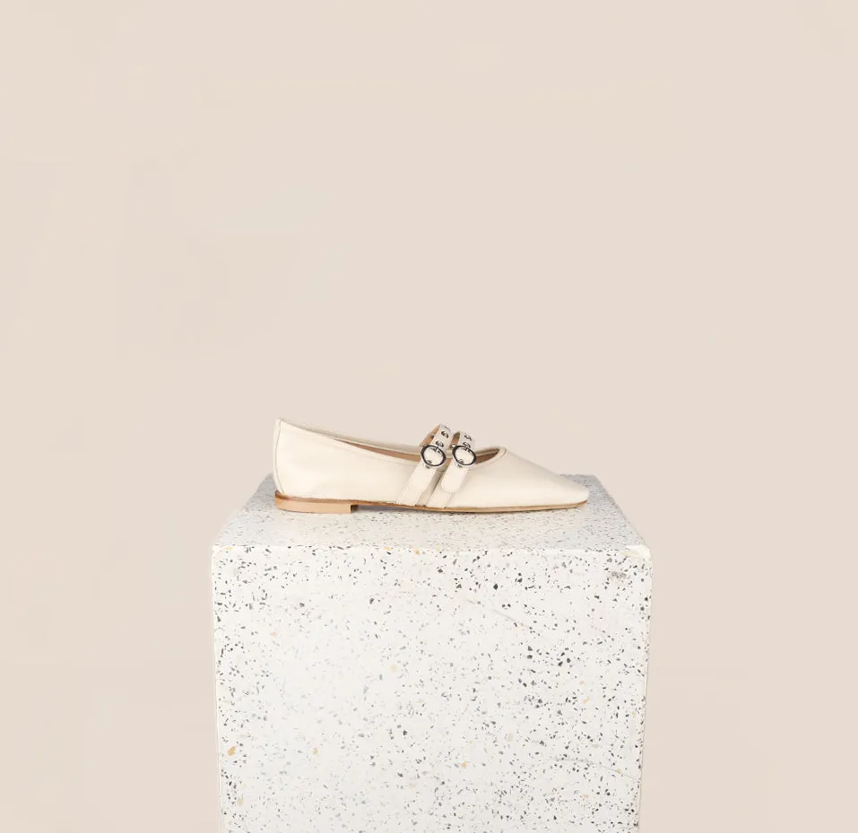 Como 2 Buckle - Ivory Classic Walk