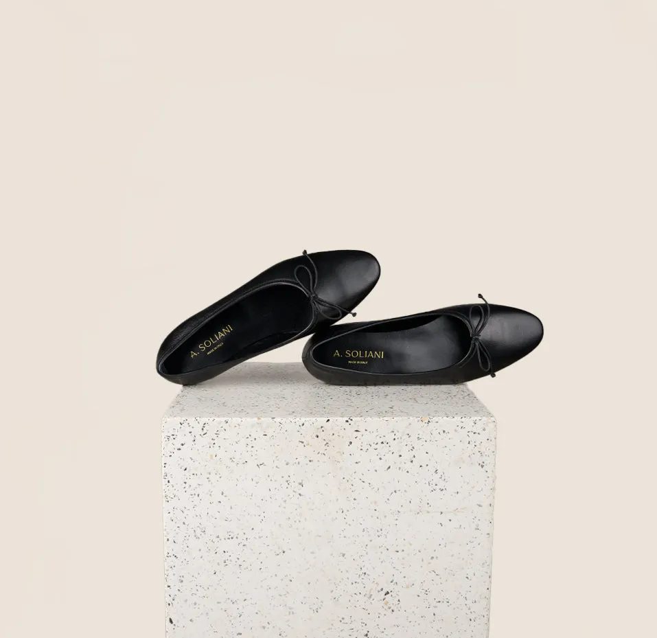Como - Black Leather Everyday Ease
