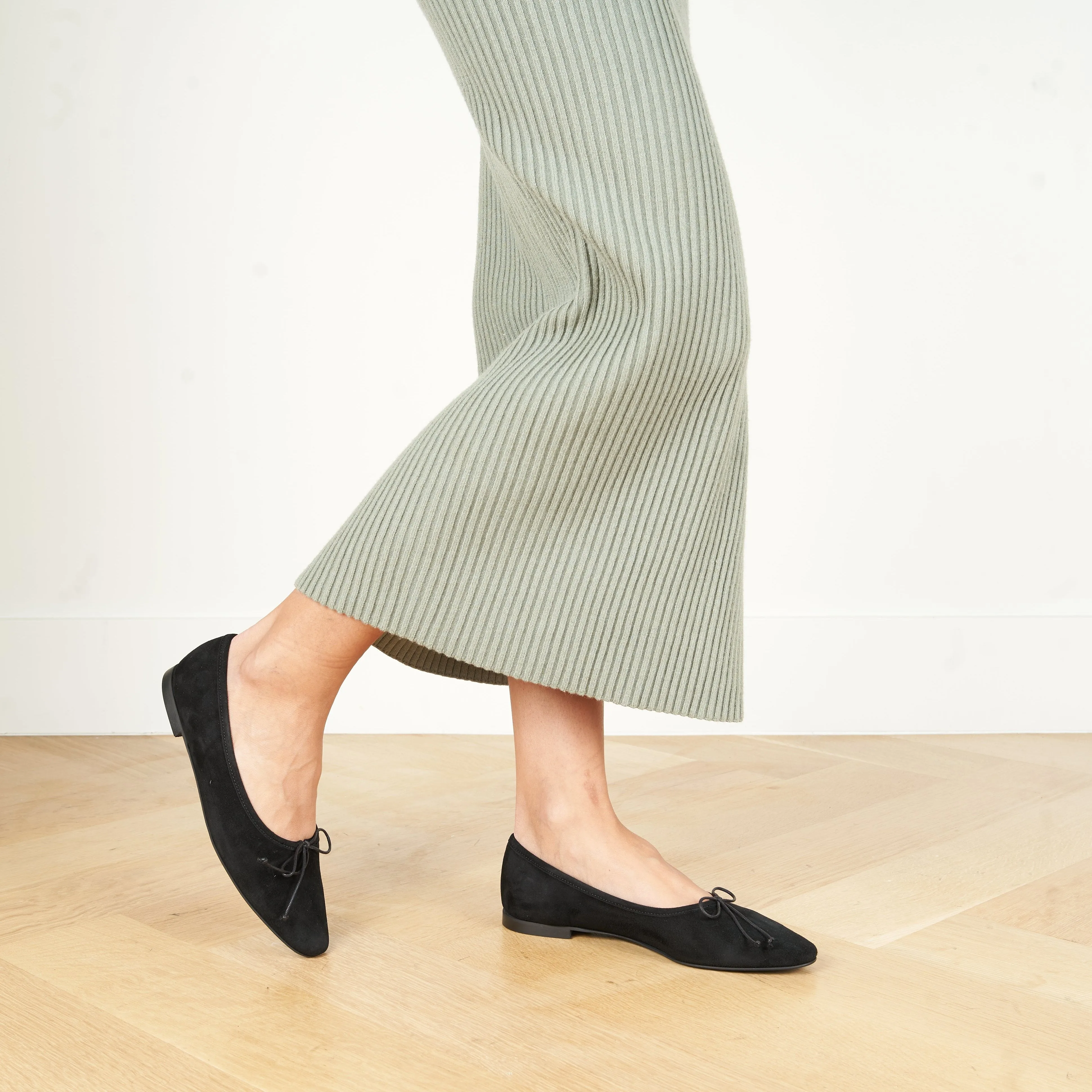 Como - Black Suede Trendy Footwear