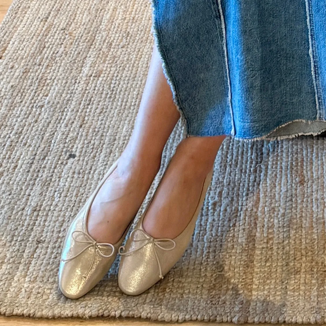Como - Gold Lines Cushioned Fit