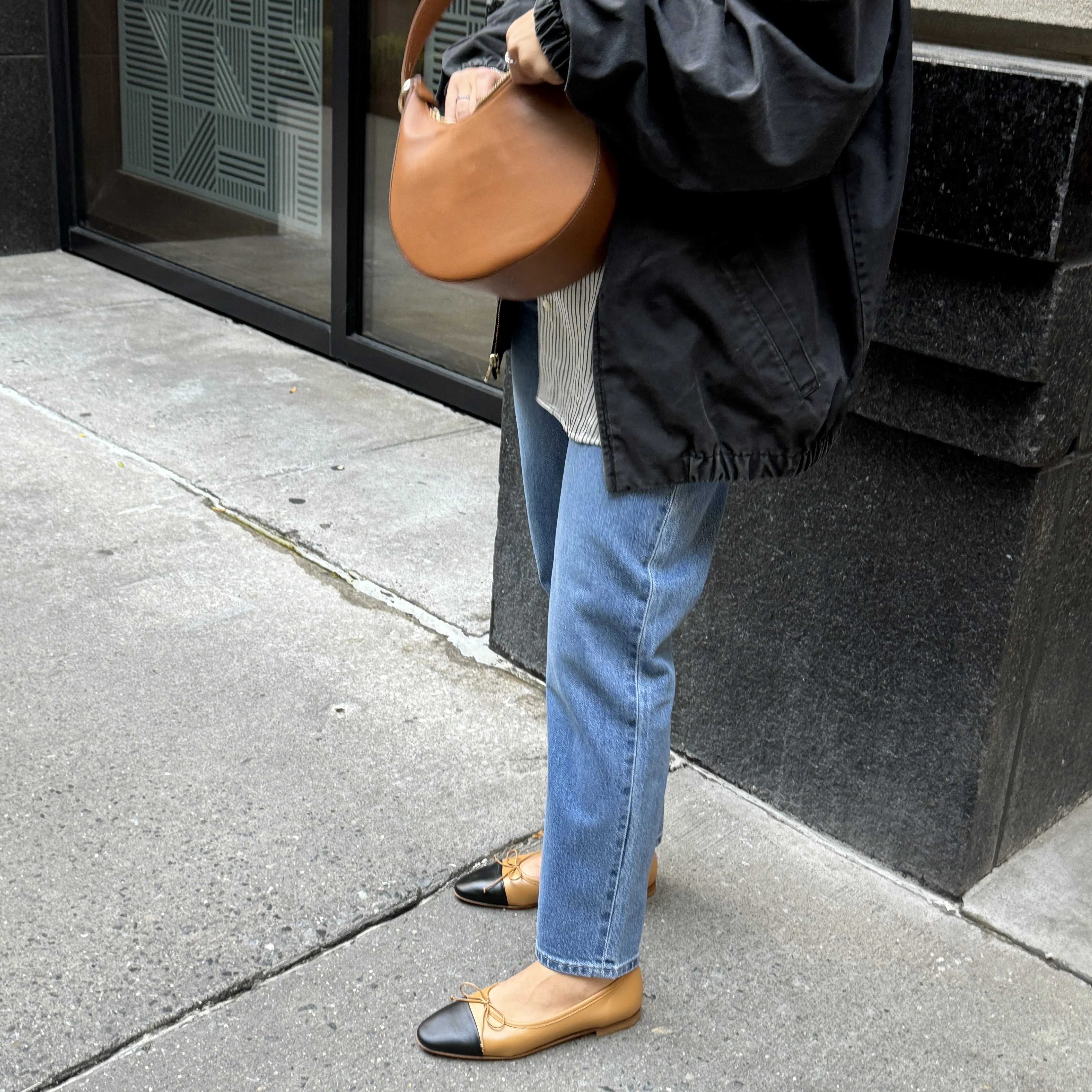 Como - Honey/Black Packable design