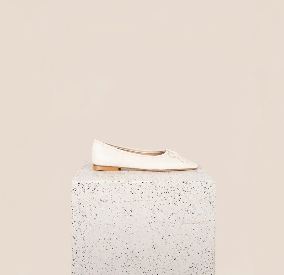 Non-Slip Soles Road-Tested Durability Como - Ivory