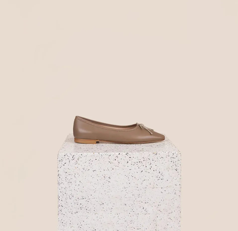 Como - Taupe Weekend Ready