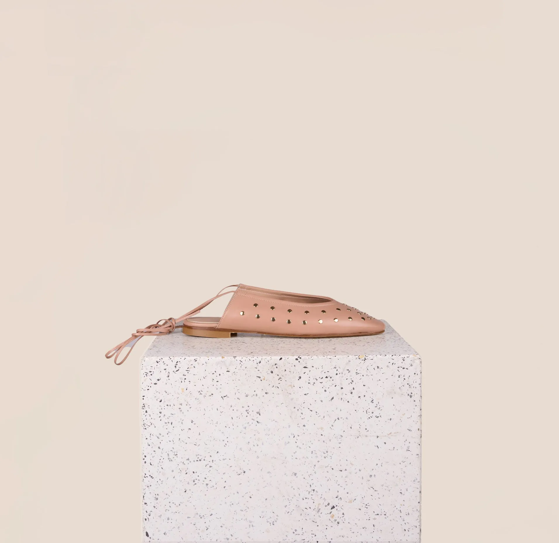 Trendy Loafers Como Ties Studs - Nude