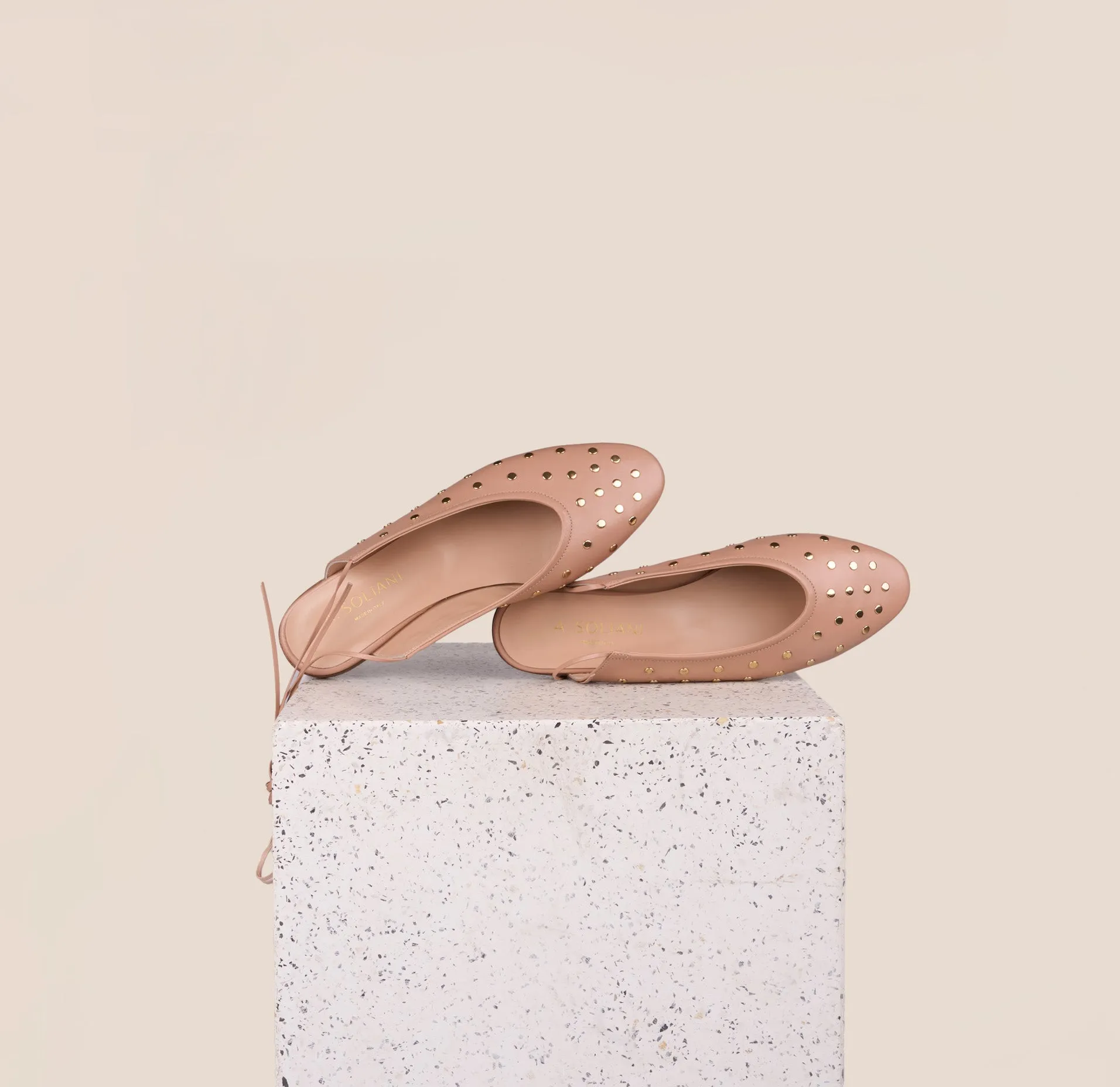 Como Ties Studs - Nude Versatile Look