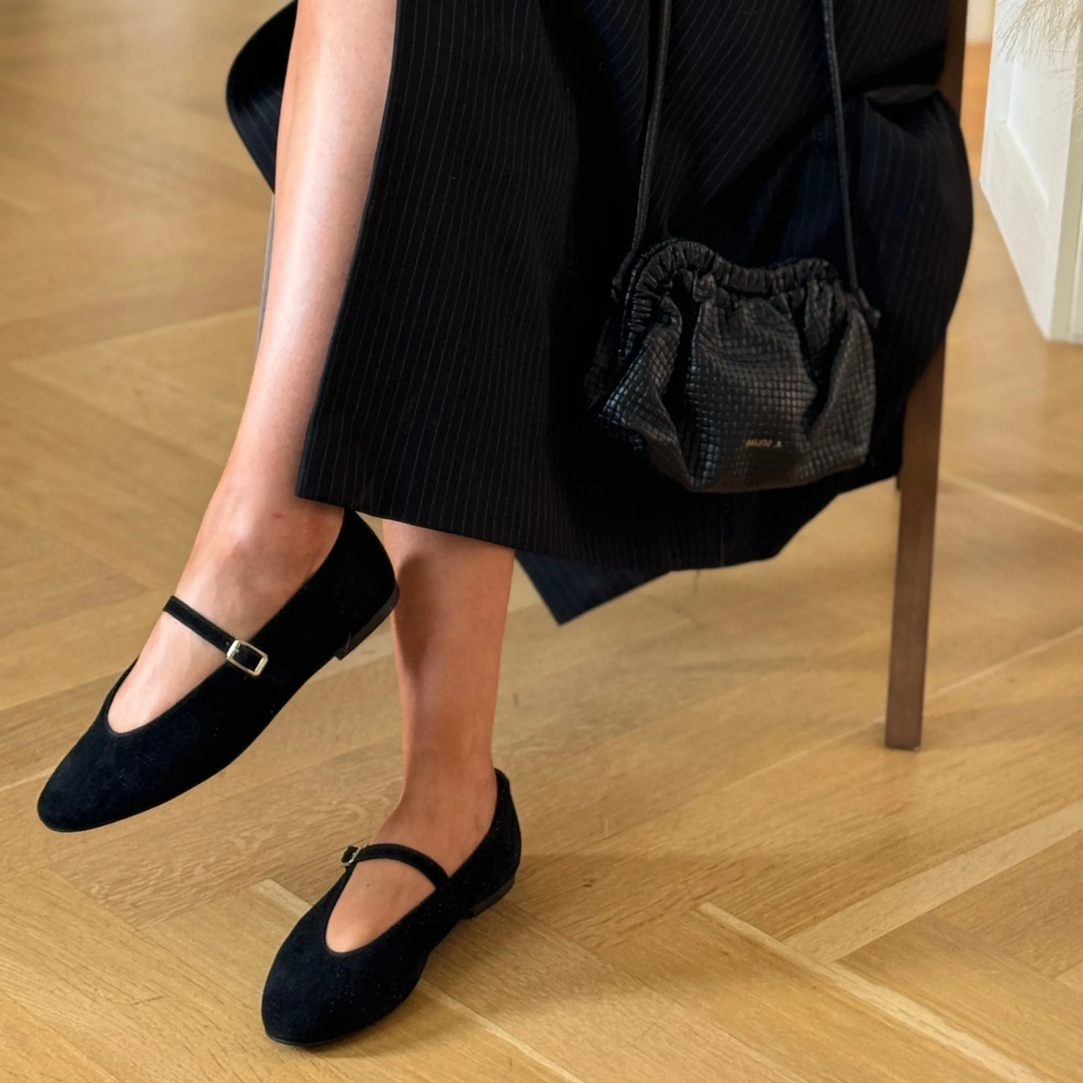 Day-to-Night Bari - Black Suede