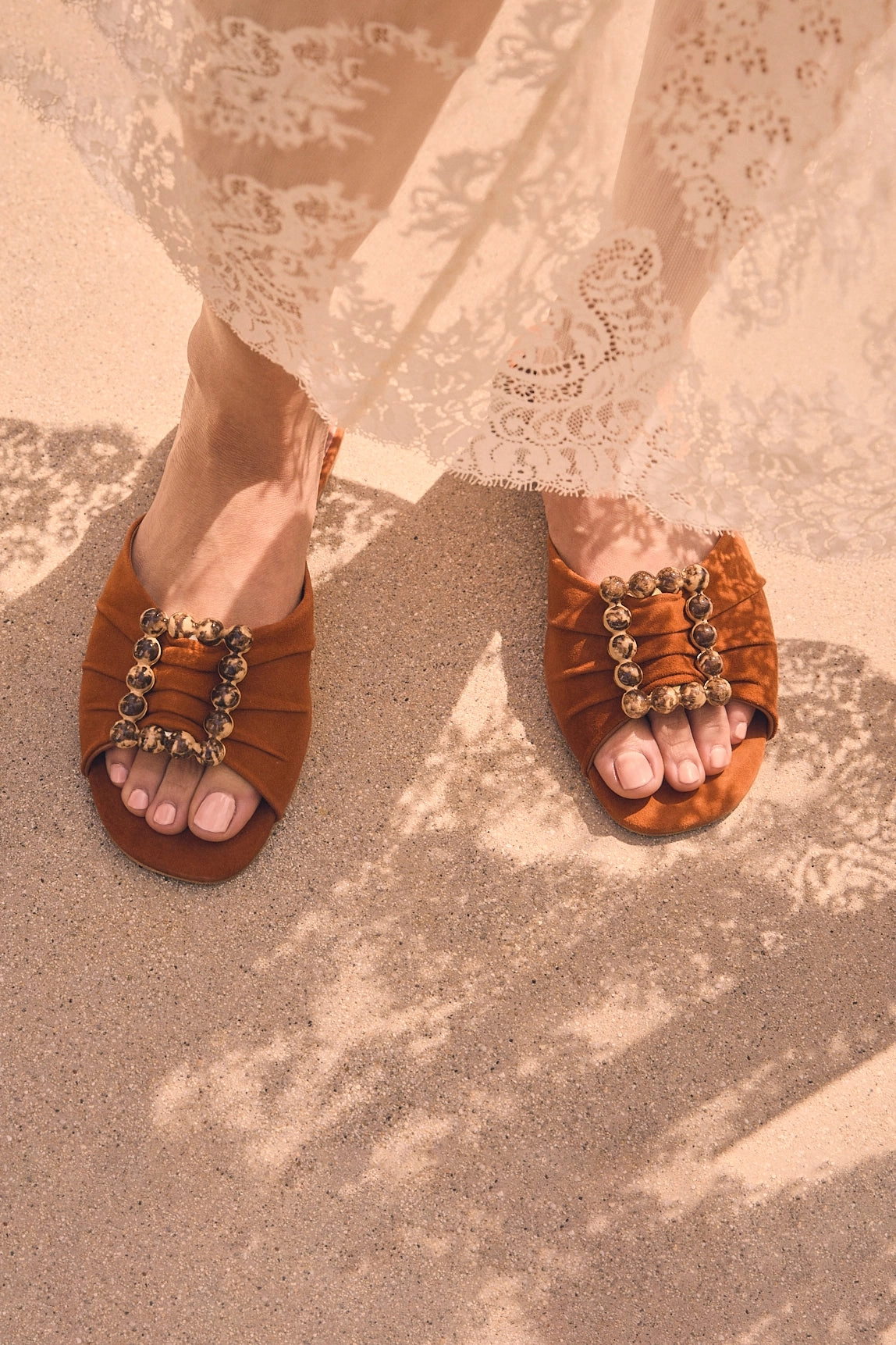 Durable Look Chloe Gosselin by Larroud?? Nova Flat In Chestnut Suede