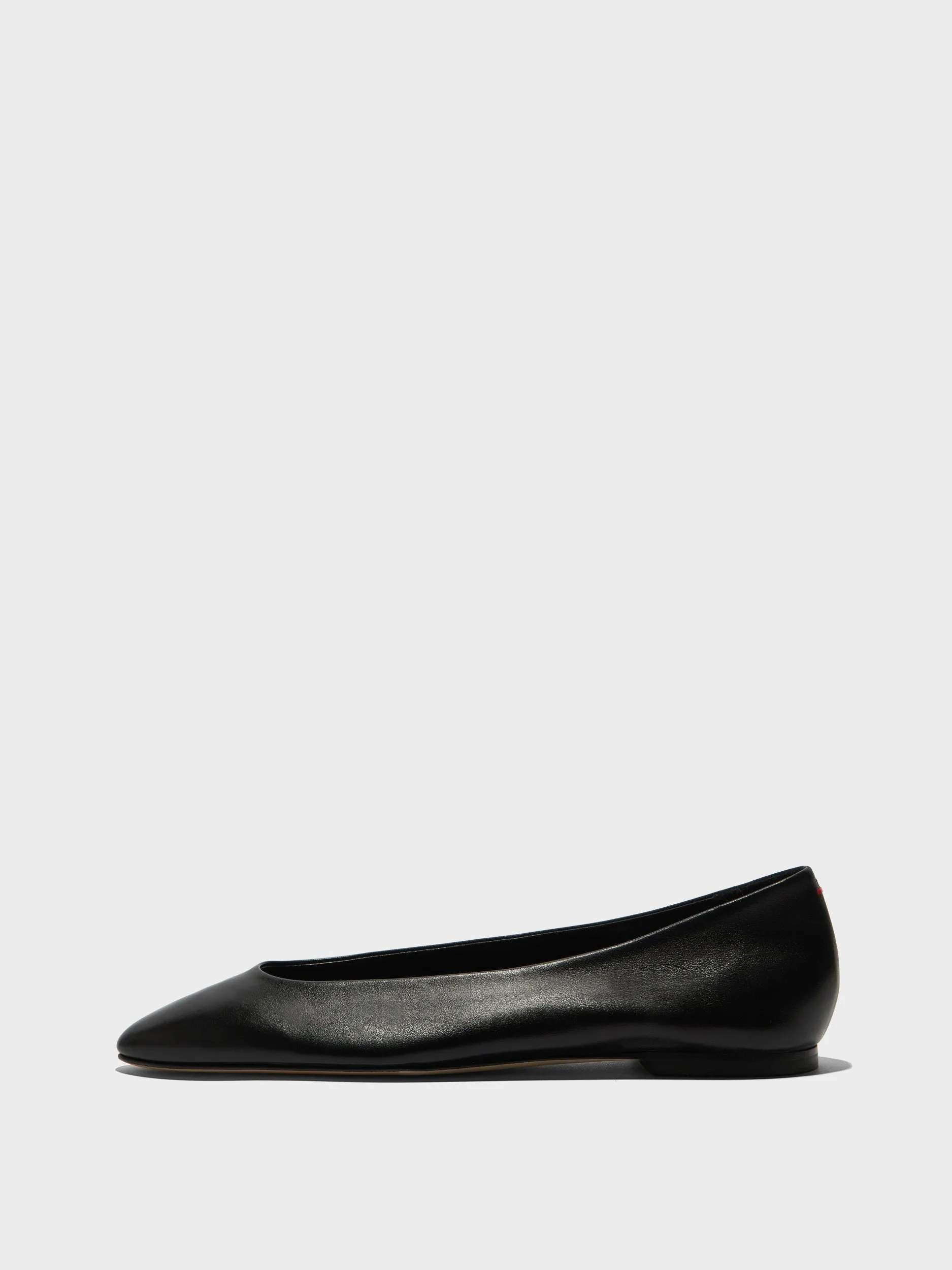 Ellie Almond-Toe Flats Trendy Look