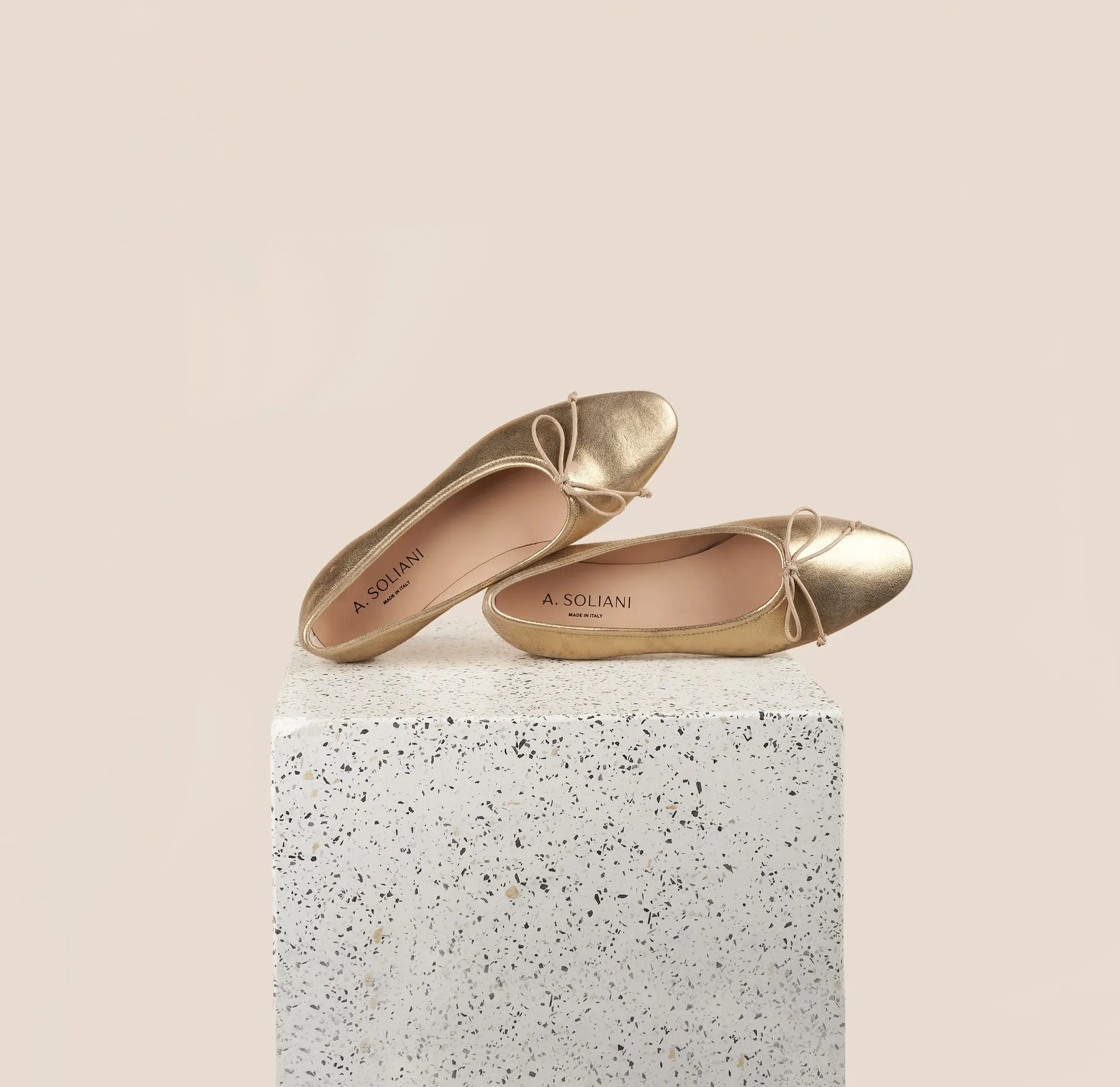 Heel Cushion Shoes Como - Gold Foil