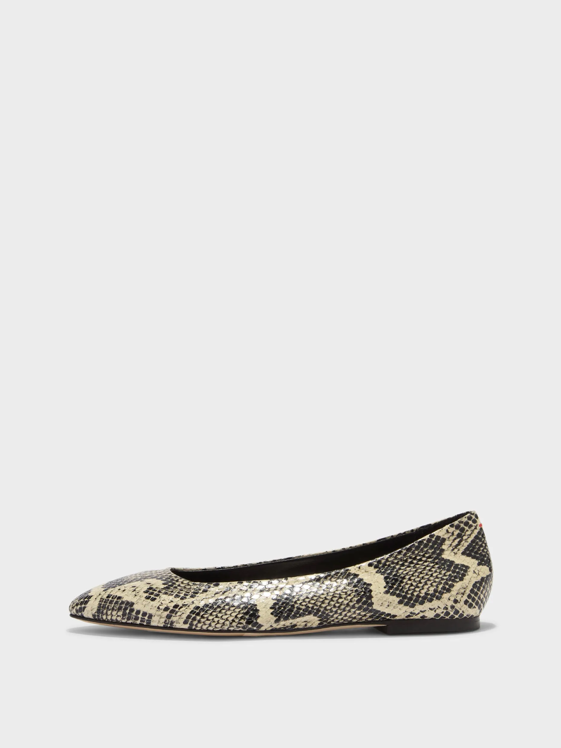 Ergonomic Shoe Shape Ellie Almond-Toe Flats