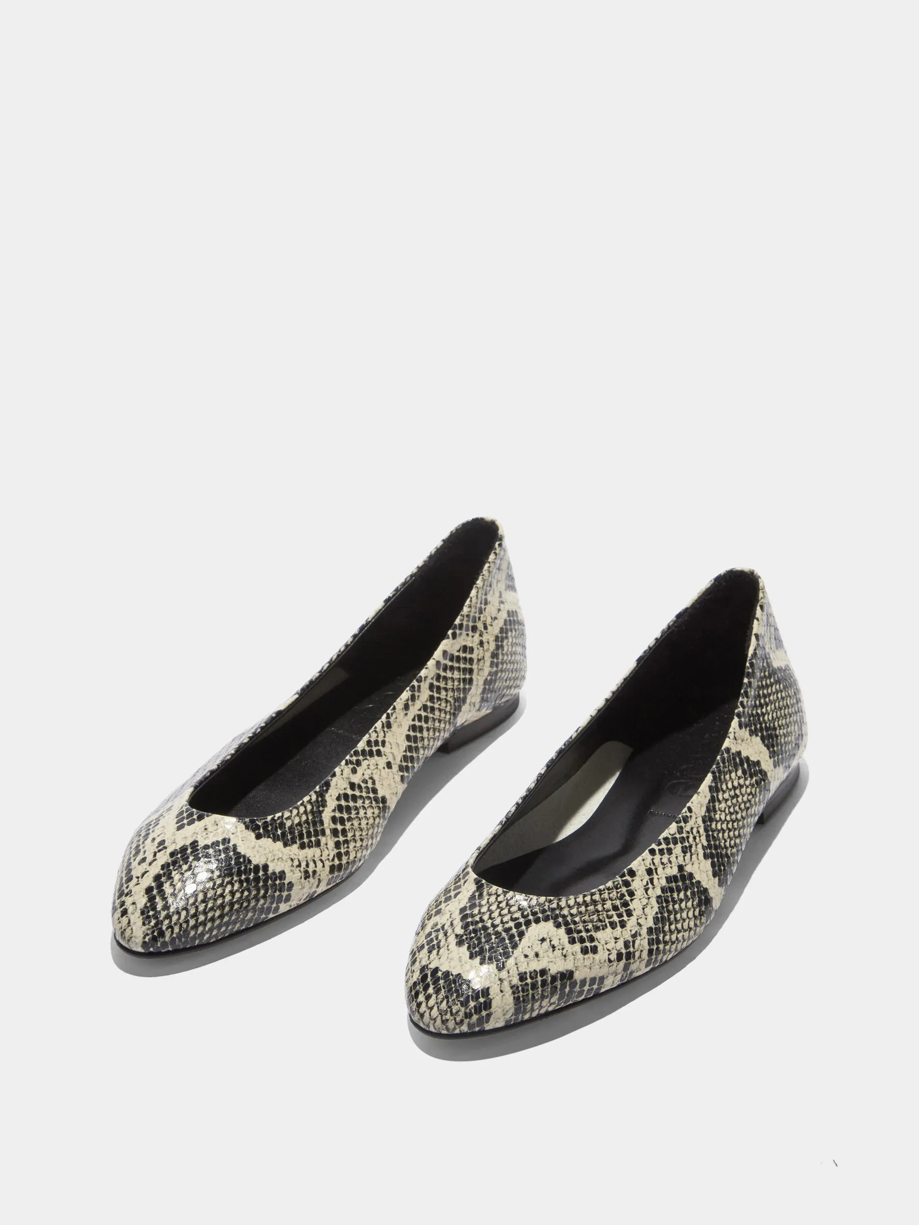 Ellie Almond-Toe Flats Casual Elegance