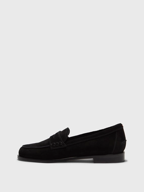 simple design Versatile Look Oscar Suede Loafers