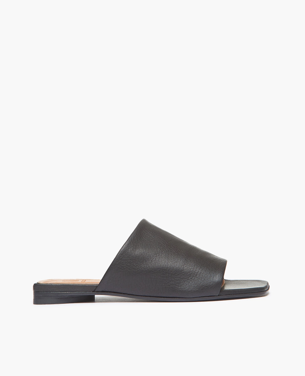 Ferhana Sandal Timeless Appeal