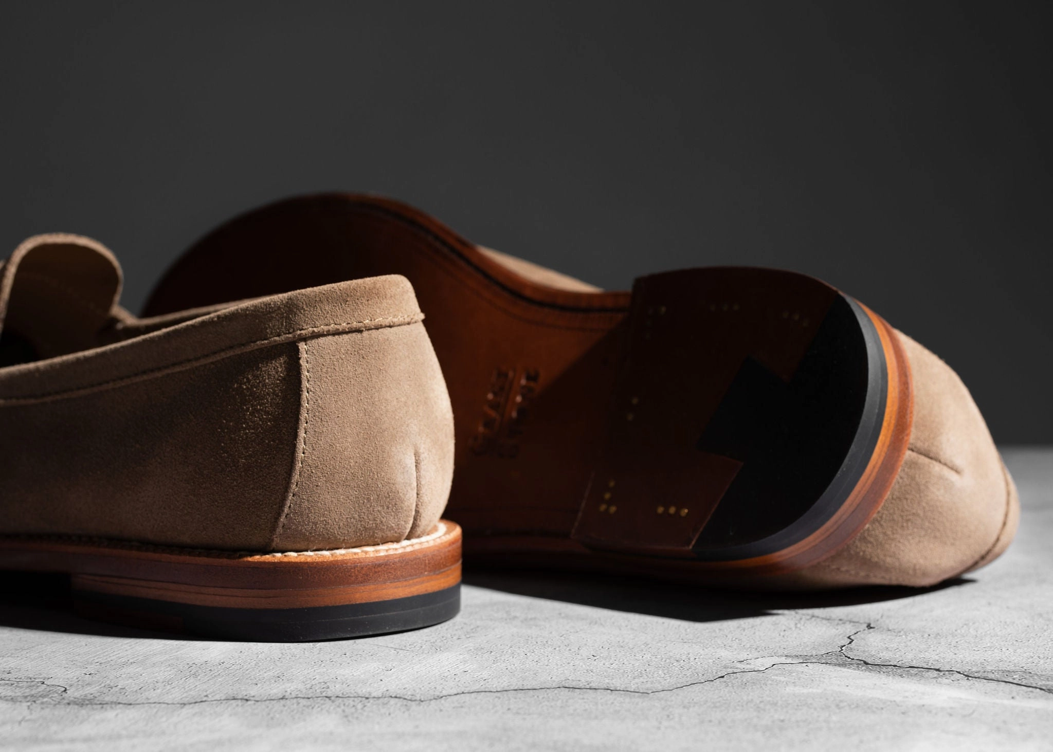 Flexible Motion Unlined Traveler Penny Sand Suede
