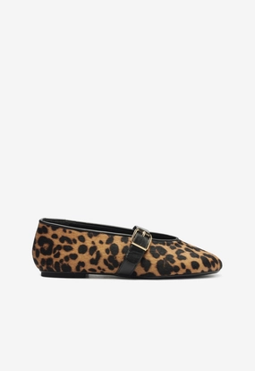 Eiza Wild Ballet Flat Chic Minimalist Design Practical Walk