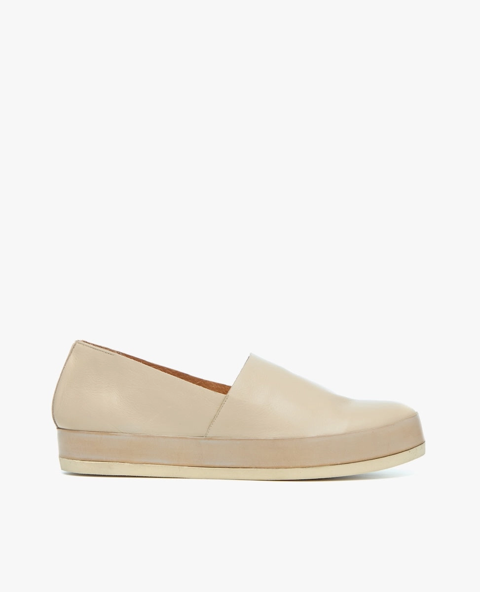 Gentian Flat Soft Leather