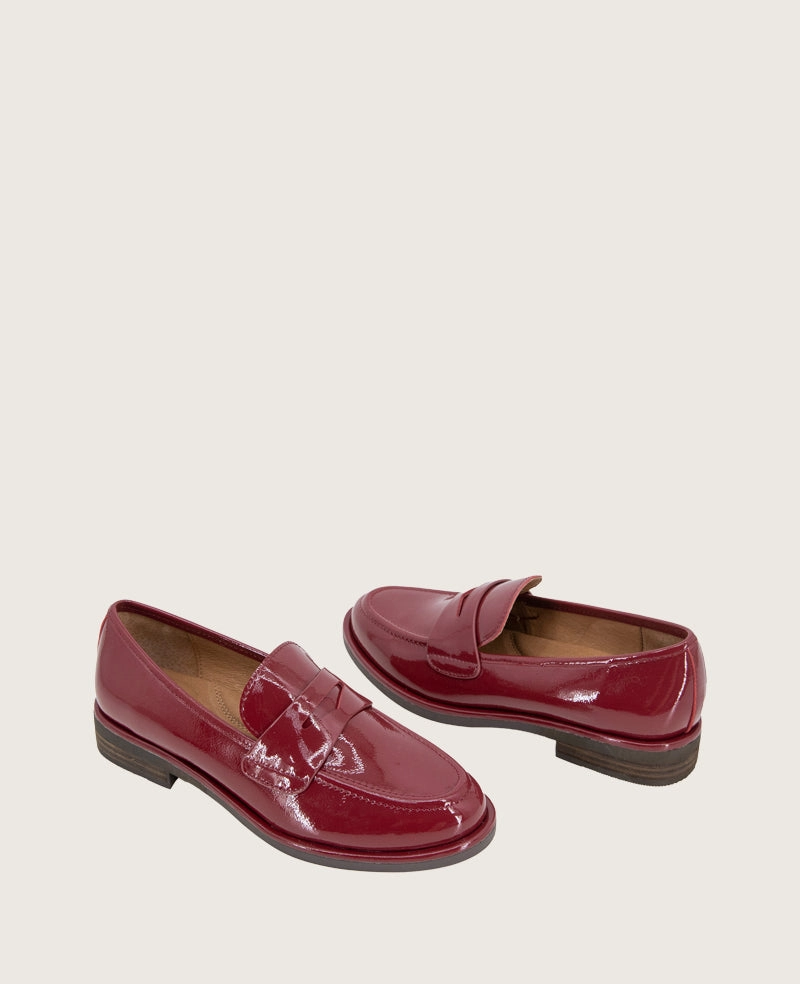 GENTLE SOULS - Cybil Crinkle Patent Loafer Urban Explorer