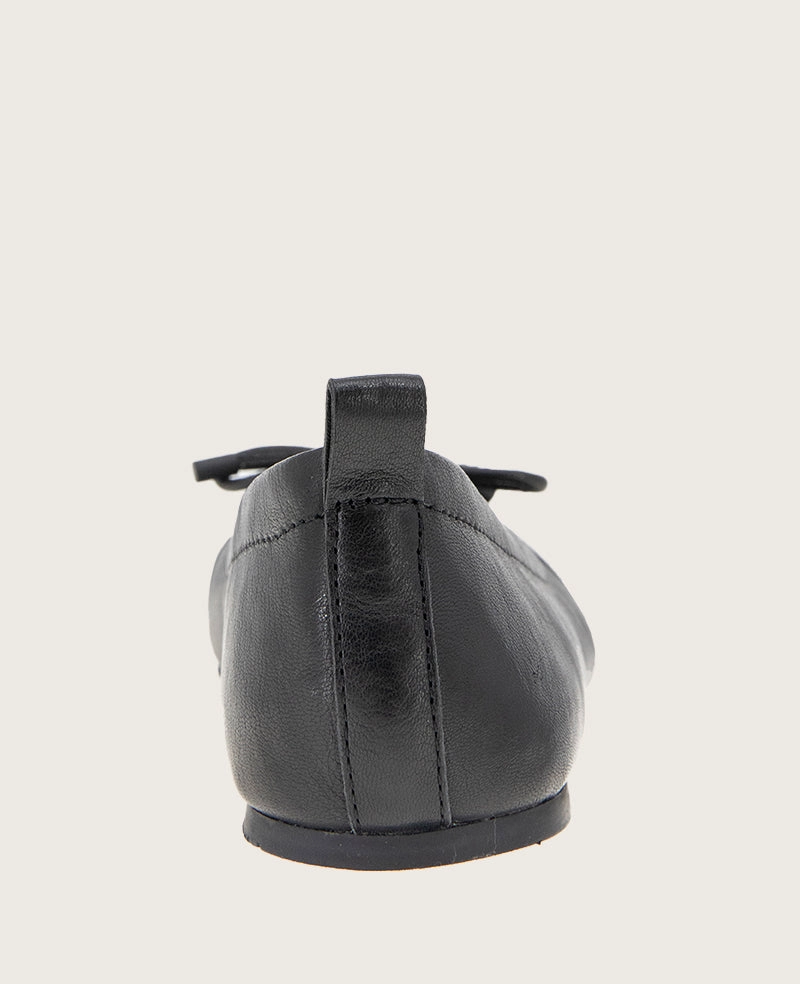 GENTLE SOULS - Marilyn Leather Pleated Ballet Flat Smart Comfort
