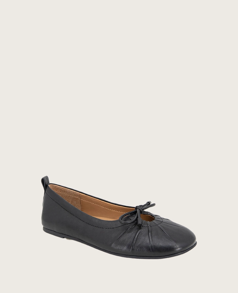 GENTLE SOULS - Marilyn Leather Pleated Ballet Flat Smart Comfort