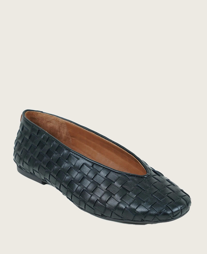 GENTLE SOULS - Willow Woven Leather Flat Step Soft
