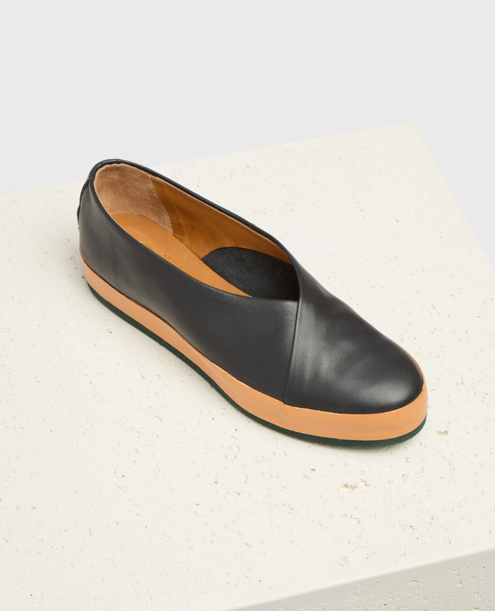 Glace Flat Modern Comfort Shoes Simple Comfort