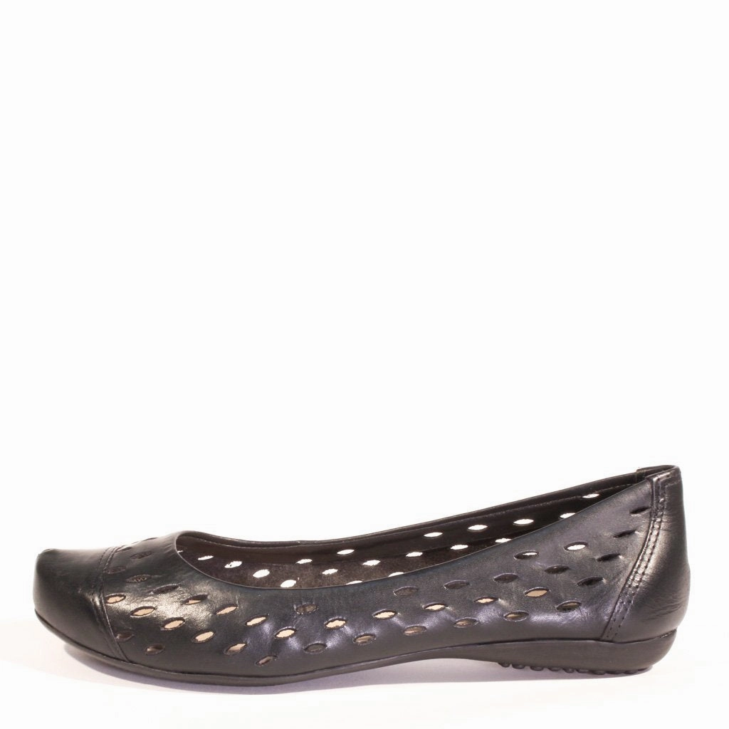 Grand Leather Comfort Flats Versatile Fit