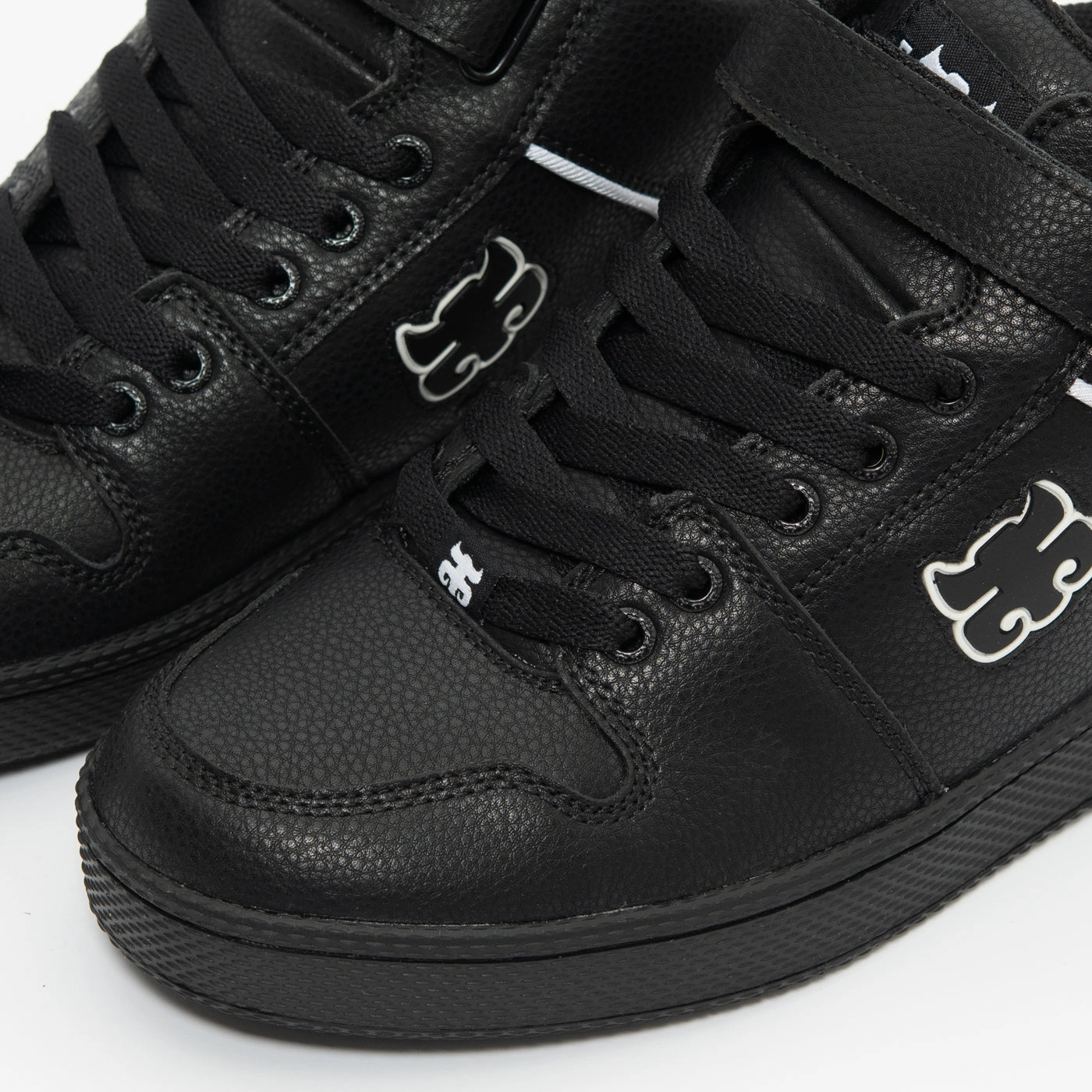 Grasshopper (Black) Breathable knit