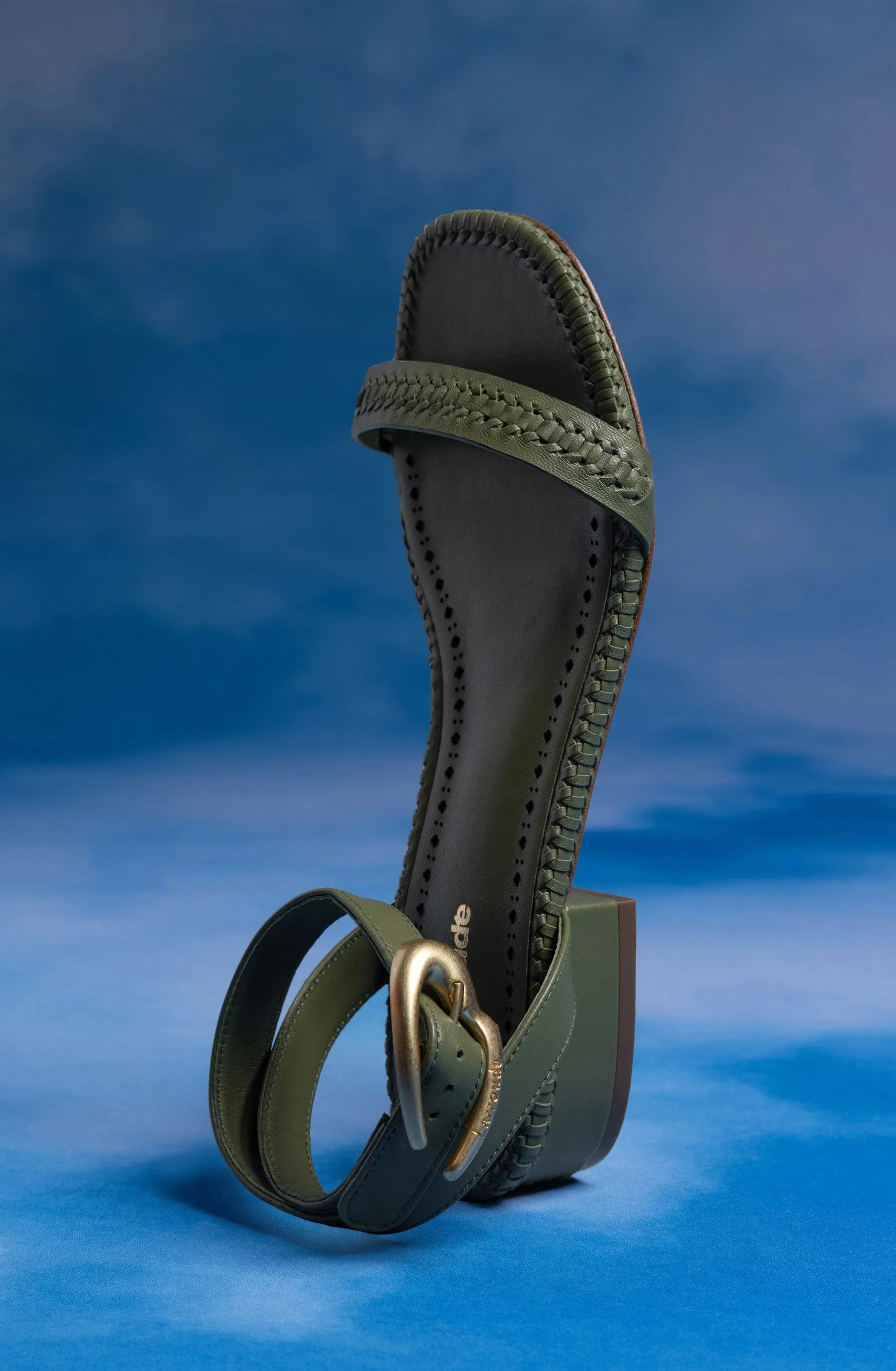 Heel Cushion Verona Flat Sandal In Seaweed Leather