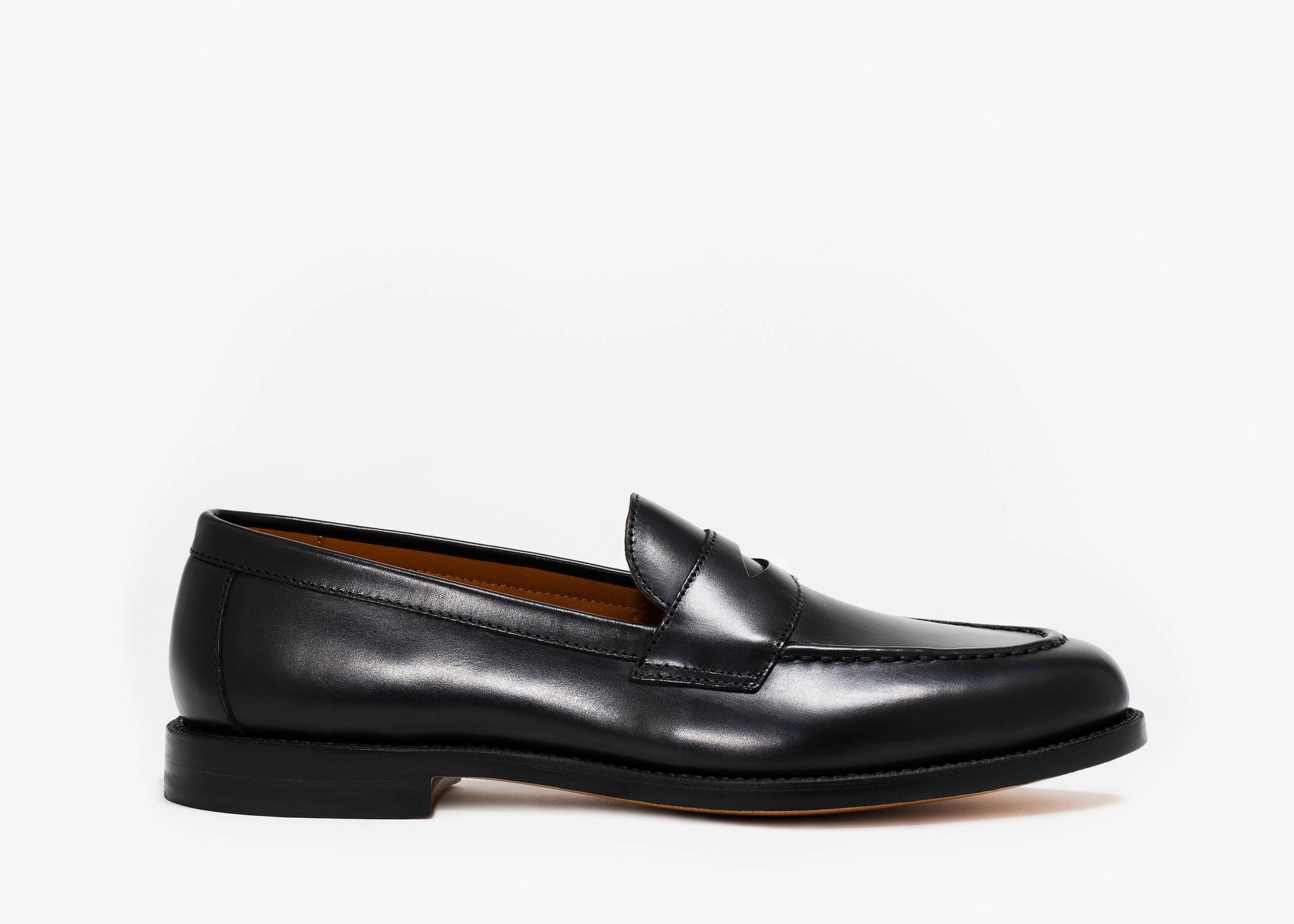 Trendy Padding Airy Feel Traveler Penny Black Calf
