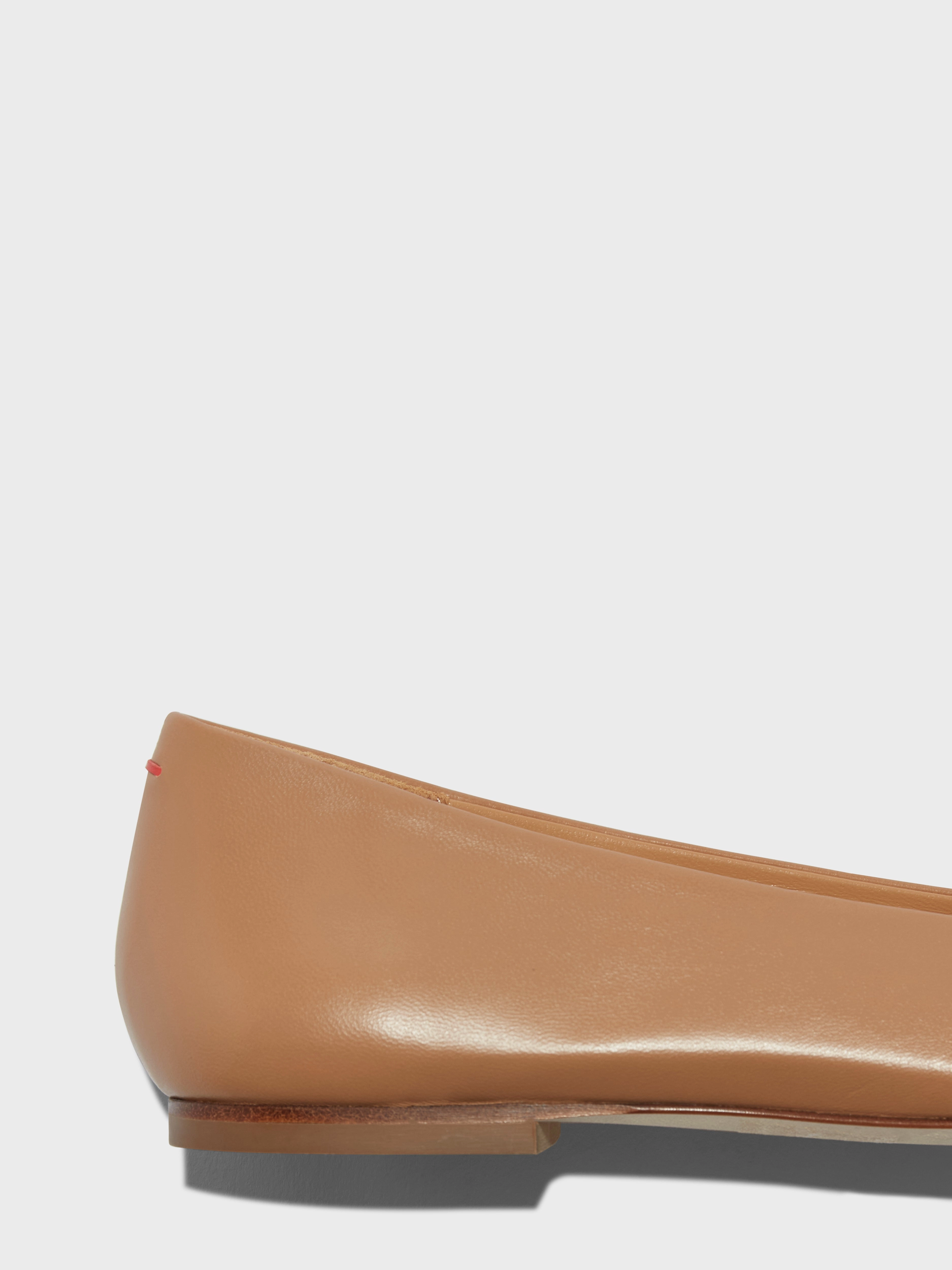 Ida Leather Square-Toe Flats Sleek Construction