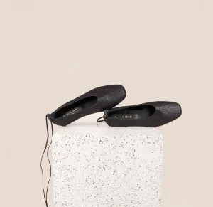 Imola - Black Twill Versatile Fit