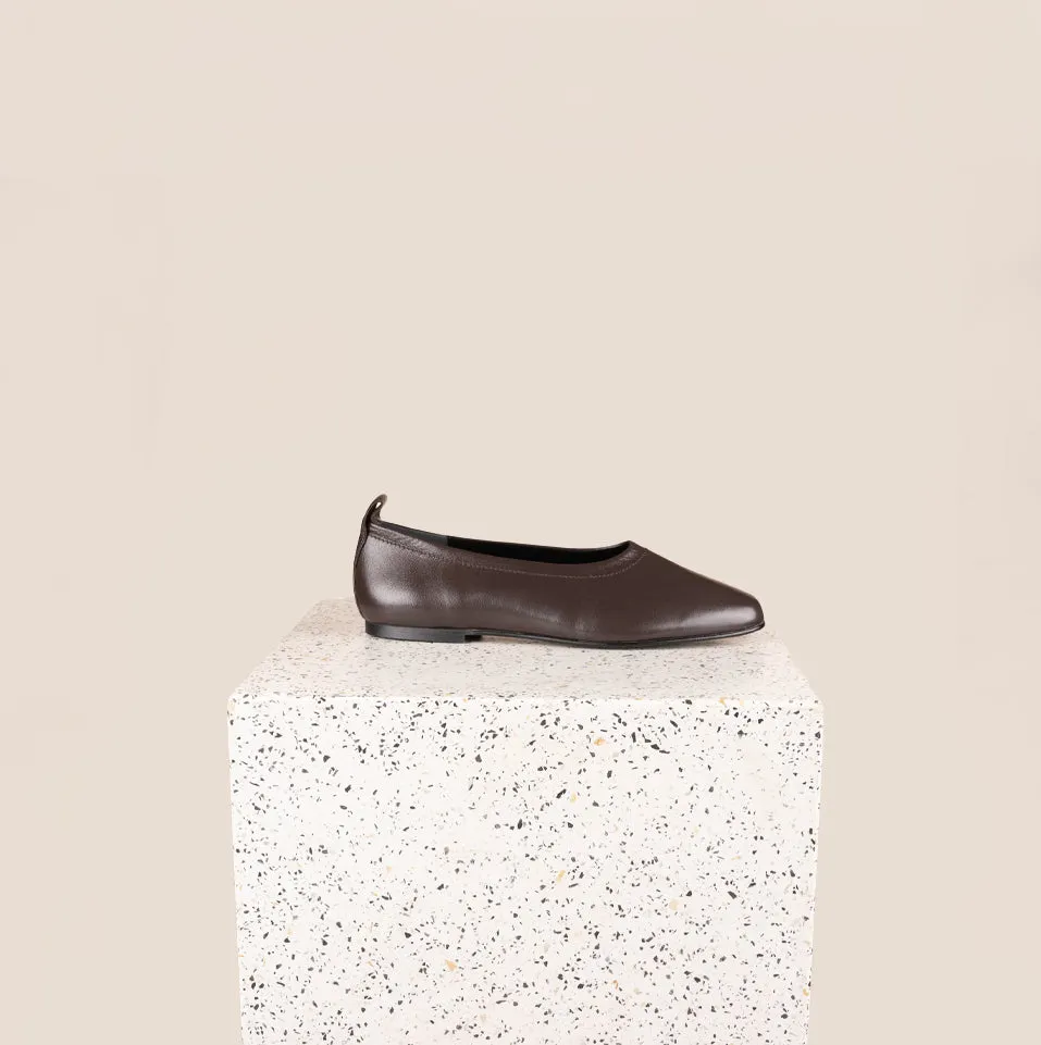 Pointed Toe Design Imola - Chocolate Leather (Removable Ties)