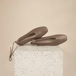 Sleek Construction City Stride Shoes Imola - Taupe